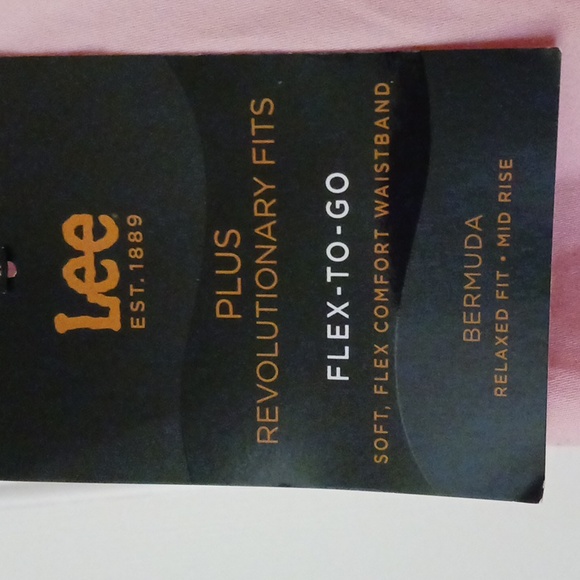 Womens 24W Lee flex-to-go bermuda shorts relaxed fit pink Flexible waistband NWT - Picture 2 of 9